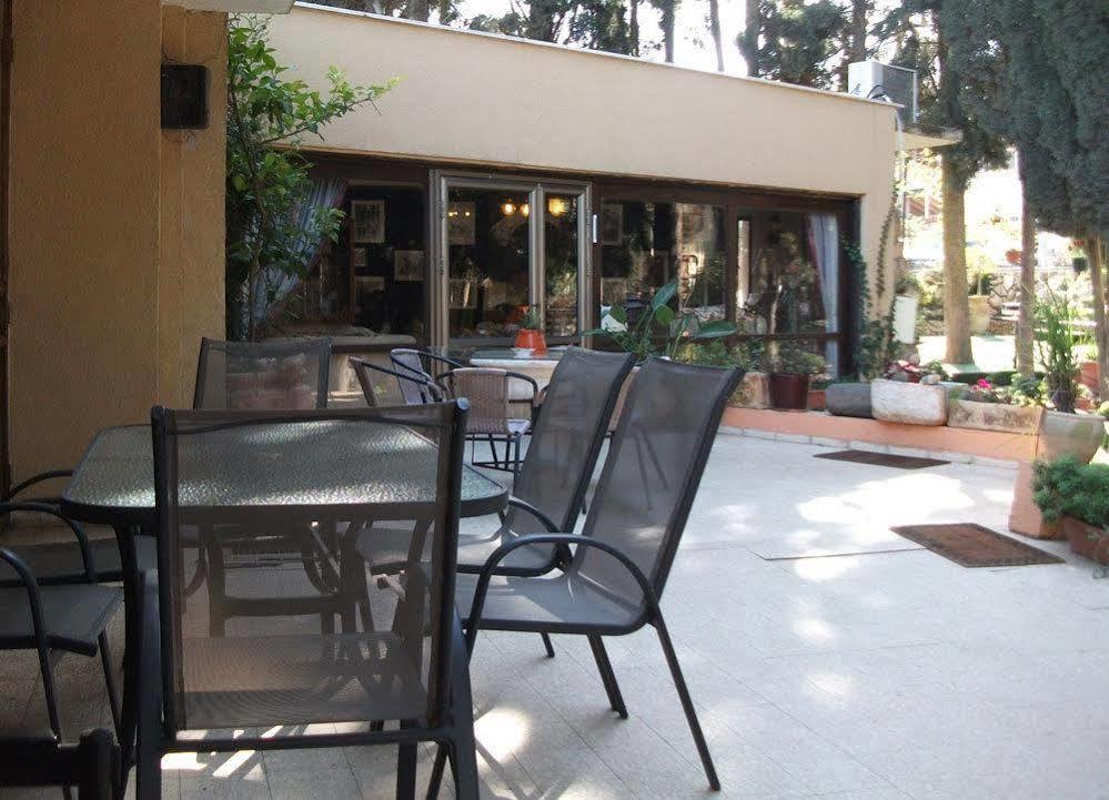 Safed Inn Ngoại thất bức ảnh